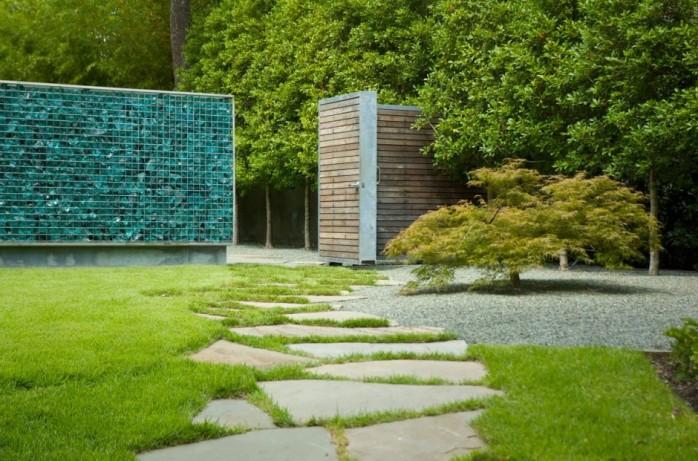 Recycled Glass Wall Using Gabions